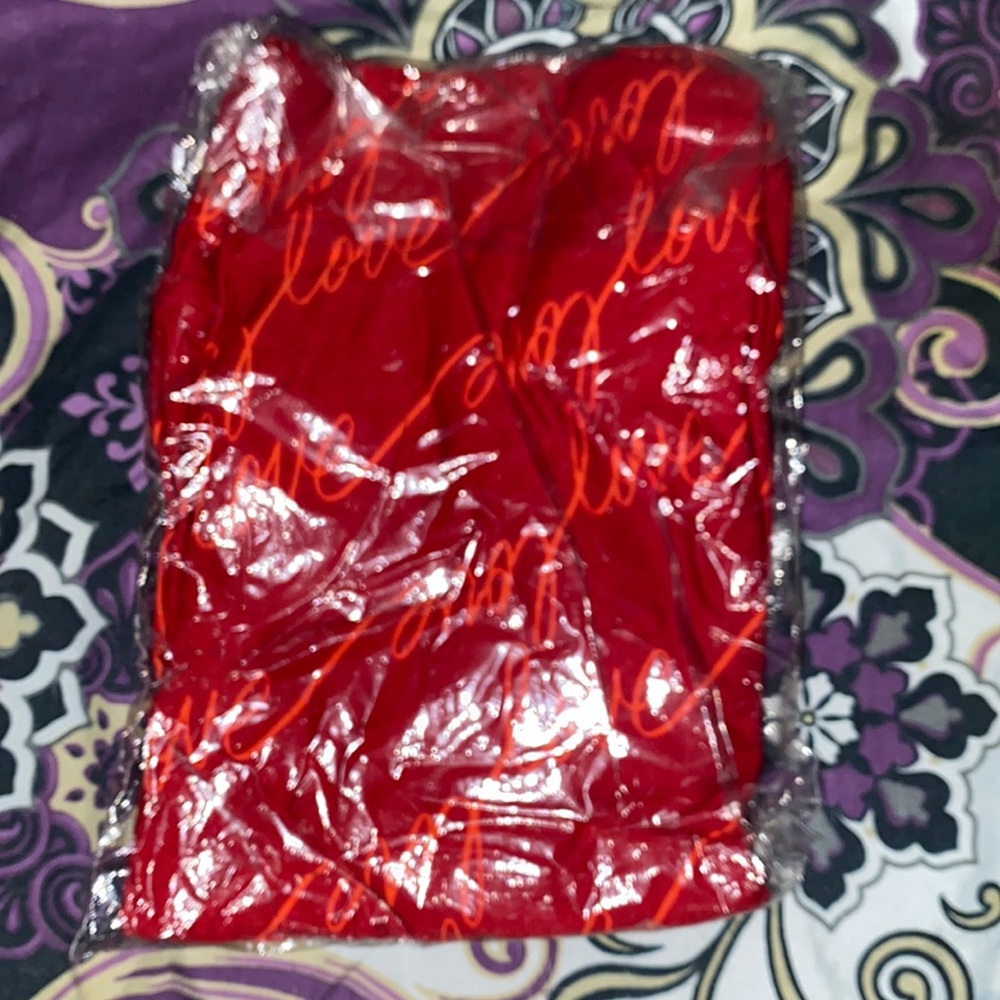 NWT LULAROE TC Valentine's Day leggings still in package